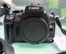 Canon EOS Digital Rebel XT