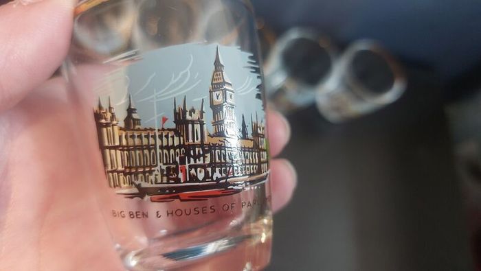 Cool Set of Six Vintage Retro Tourist-Ware Souvenir Shot Glasses with London Scenes, Made by Clandril, Circa 1950