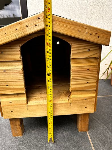 Cat box - outdoor kennel (may suit v small dog)