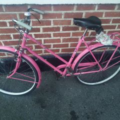Ladies Bike /GirlsBike26"Wh..w.FrontSusp.+2MountainB.+ 1VintageB.VeryGoodCondition