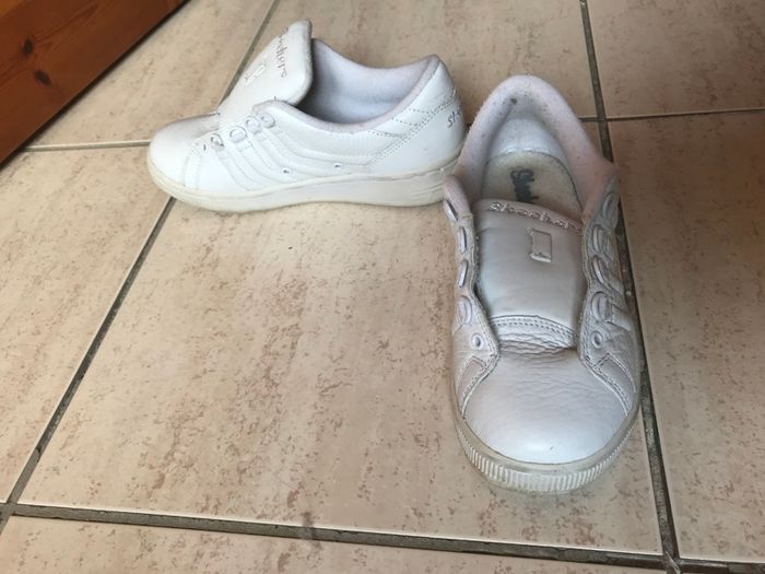 (Lot of 25) Ladies' Shoes Size 3/36