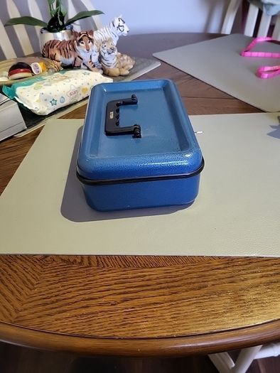 Cash box