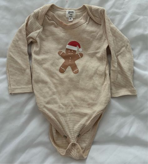 Girls/unisex Christmas clothes age 6-9 months