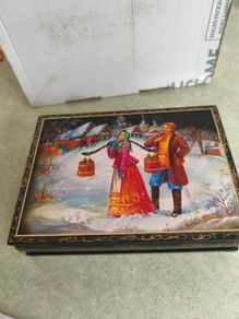 Vintage 1991 Fedoskino Russian Lacquer Box Peasant Lovers Scene.