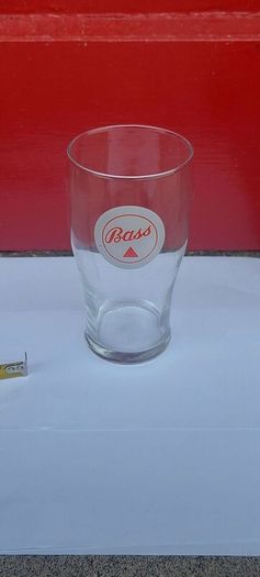 Vintage Bass pint glass ,,good condition,,see pictures for condition,,price includes post to anywhere in Ireland  ,73 stamped on back of glass.