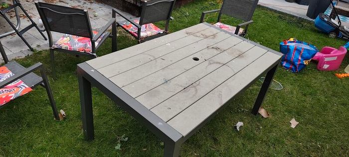 garden table and chairs - FREE to a good home