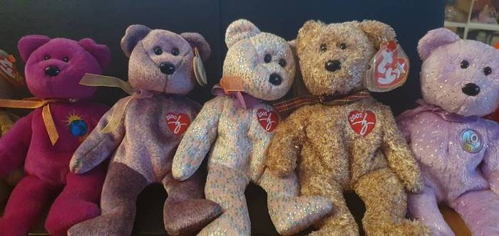 Signature& Decade Beanie Bears