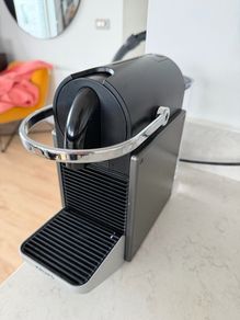 Nespresso Original Pixie Titan Coffee Machine with descaling kit