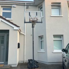 Basketball hoop