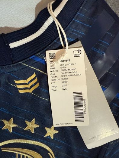 Leinster rugby player spec Tight fit Adult medium Brand new