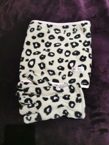 fleece gloves and snood