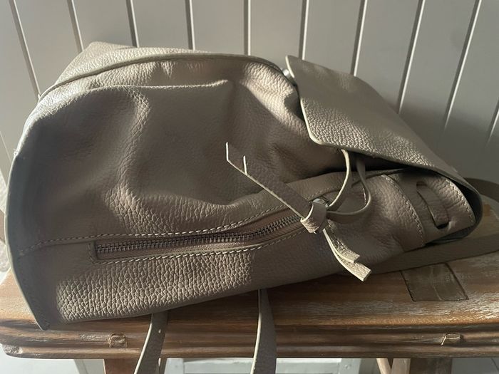 Clarks women's medium backpack leather beige grey new