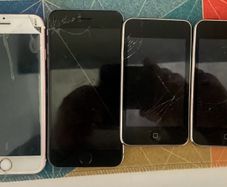 apple iPods and iphones for parts ad updated read description