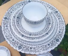 22 piece tea set, never used, D18