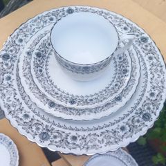 22 piece tea set, never used, D18
