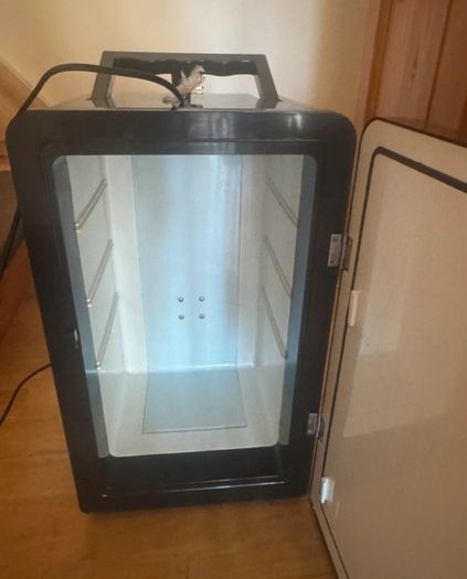 Mini Fridge 16L..