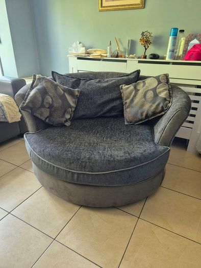 Couch with leg rest