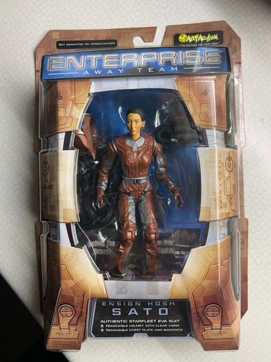 Full set of 6 Star Trek Enterprise Away Team figures by Art Asylum  (Not Star Wars or Hot Toys)