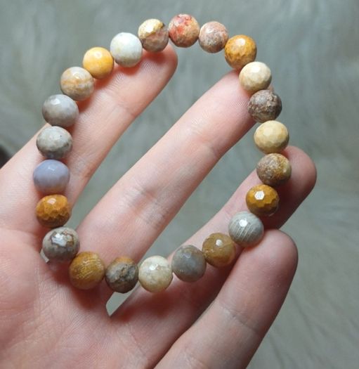 Faceted mexican lace agate elasticated bracelet
