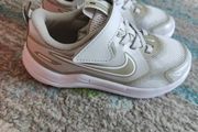 kids Nike trainers 9.5 uk