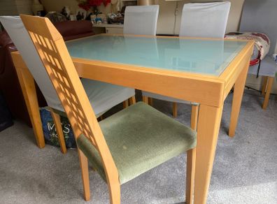 extendable dining room table and chairs