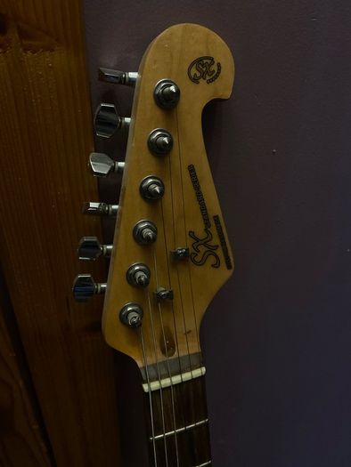 Electric guitar