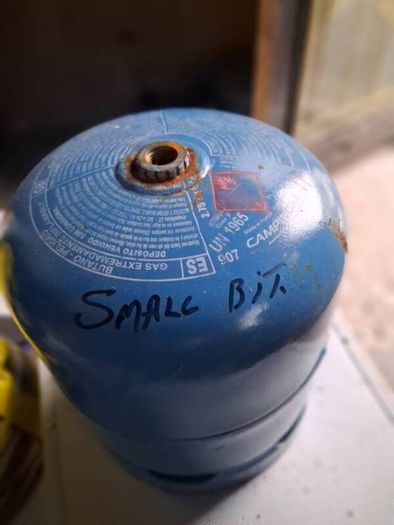 Camping gas bottles full & empty, read ad