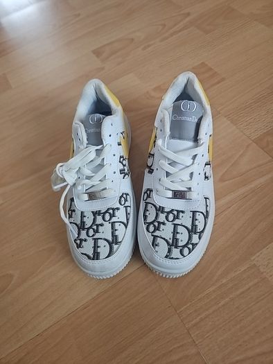 girls trainers