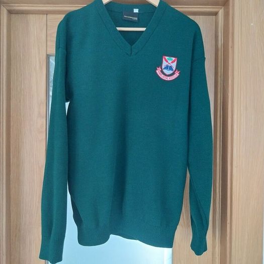 Pobailscoil Isolda Palmerstown Senior Jumper. Age 16/19 not 14/15 as in add.  XL 46/48 Chest, small fitting.