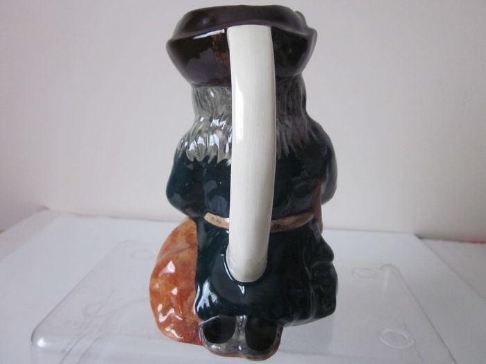 Toby Jug THIEF  made by Roy Kirkham Pottery, Staffordshire, England