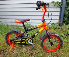 Bike with stabilisers