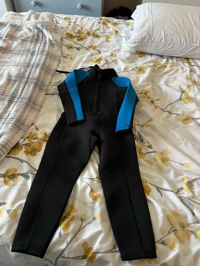Boys wetsuit age 2/3