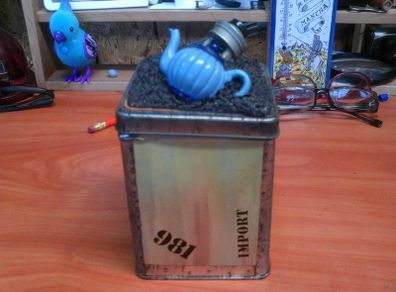 Tea caddy tin box