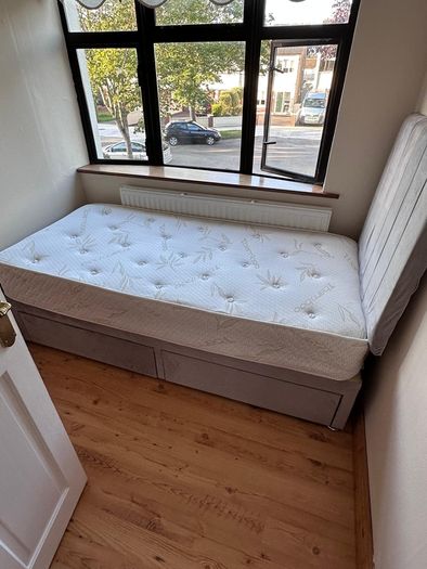 Single bed and Mattress