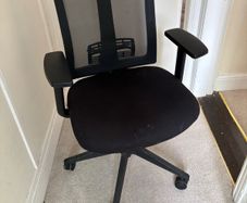 Swivel office chair