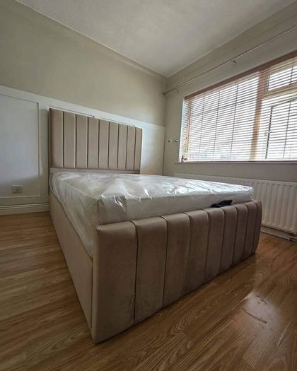 Brand New Framed Beds With Optional Gaslift Ottoman Storage,&  Tufted Sprung Memory Foam Mattresses Instock