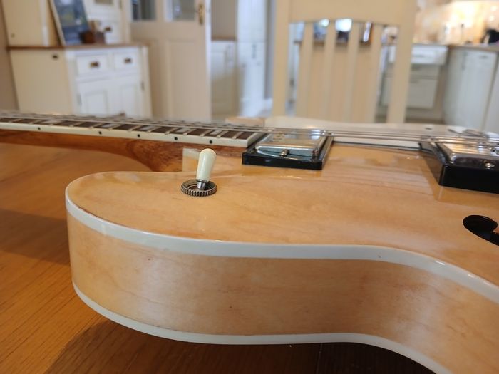 Epiphone Supernova. Natural, Nitro. Gibson Memphis pickups