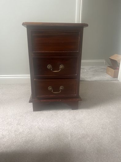 Pair of mahogany bedside lockers
