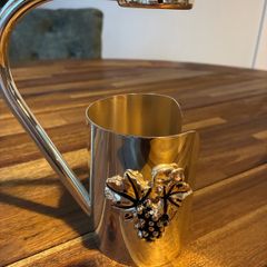 Wine holder