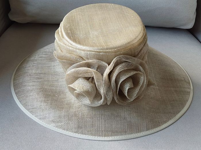 Hattitude beige hat
