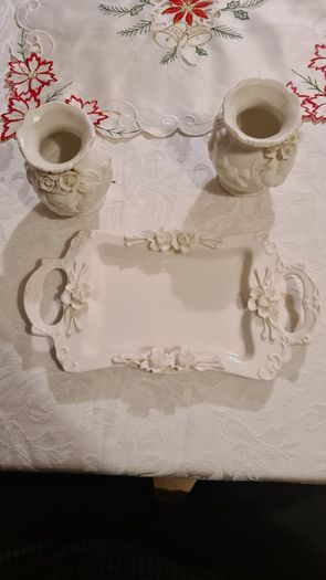 Beleek Esk Plate And 2 Rose  Bowl Vases.