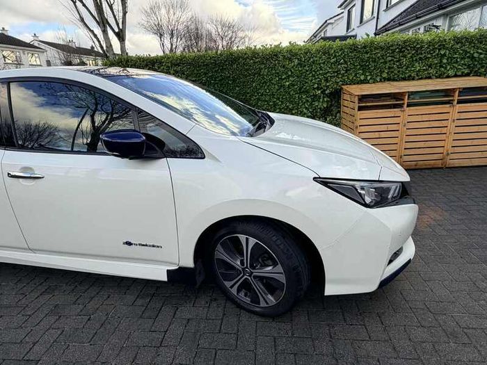 2018 Nissan Leaf Tekna- New NCT 04/28