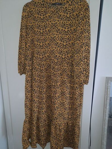 ladies new with tags yellow and black print dress open to offers