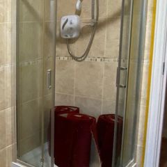 Quadrant Double door shower