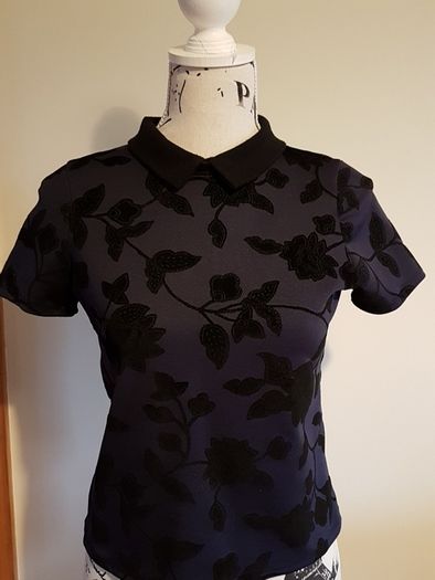 Size 8 Navy and Black Top