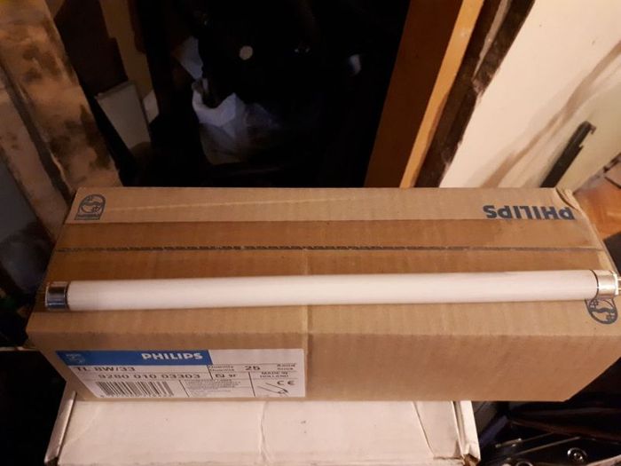 1 foot fluorescent lamps