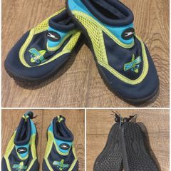 Boy's Water Shoes. Size Junior 10