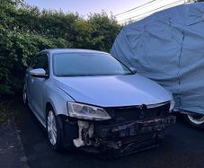 Volkswagen Jetta Mk6 Highline Breaking