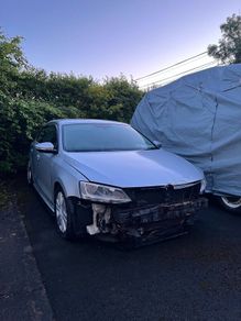 Volkswagen Jetta Mk6 Highline Breaking