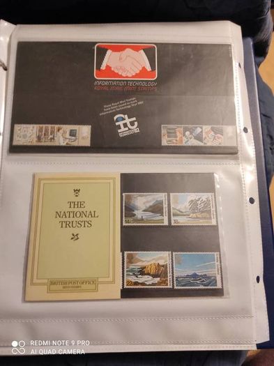 Stamp album UK's Presentation packs x 100